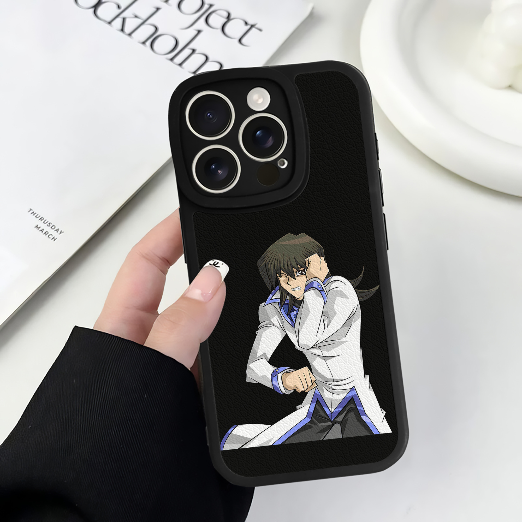 遊☆戯☆王 Yu-Gi-Oh! 【iPhone 16シリーズ対応】シリコンスマホケース（レザー調） 材質：シリコン